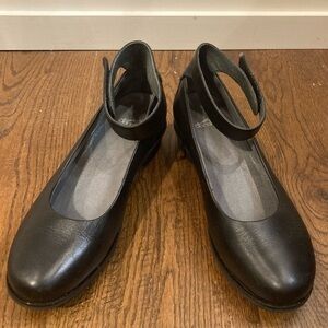 DANSKO Sz 41 Two Toned Ankle  Wrap Leather Comfort Stylish Shoes